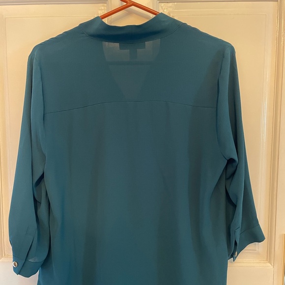 DANA BUCHMAN UEC Women’s Size Large Green button down top gold v-neck dress top - Picture 6 of 10